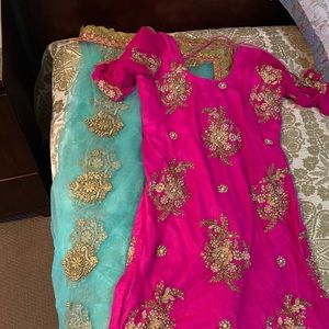 2 pieces (Indian dress with dupatta)